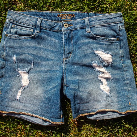 Medium Rise Galaxy Painted Jean Shorts - Picture 4 of 9